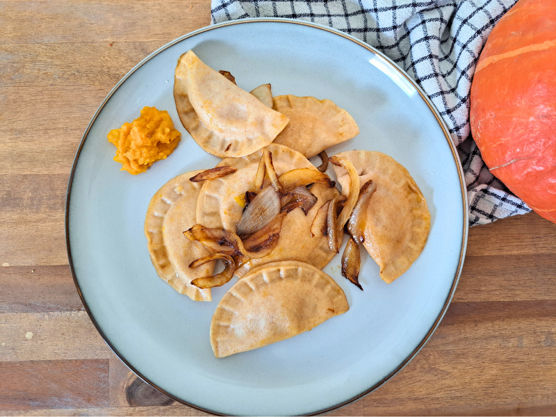 Kürbis Ravioli mit karamellisierten Zwiebeln - Genussprinzessin